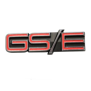 Schriftzug "GS/E" verchromt schwarz/rot ausgelegt für Kühlergrill Opel Oldtimer Commodore